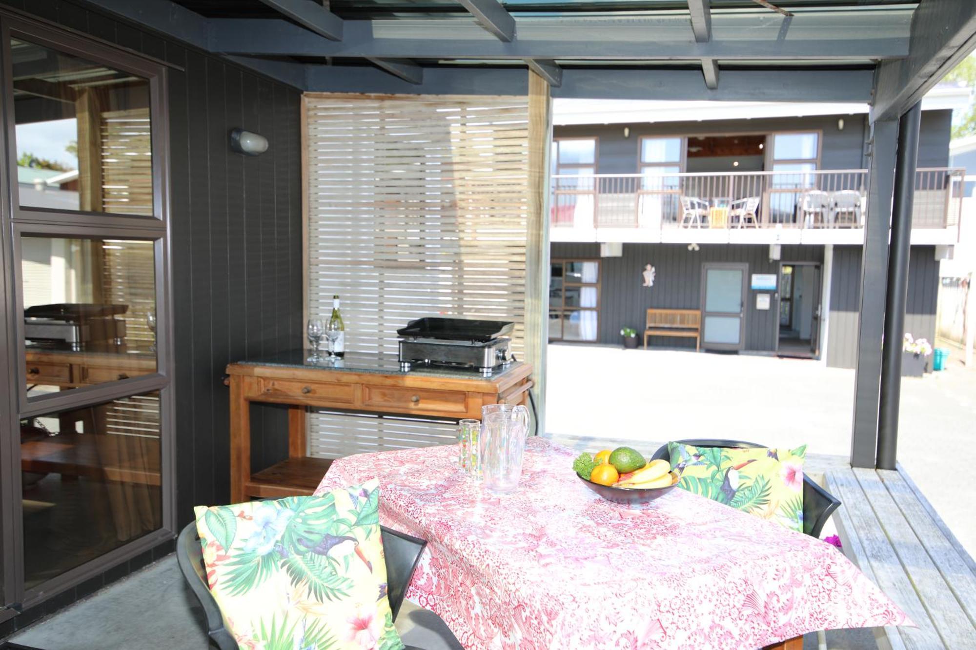 Blue Marlin Apartments Whitianga Esterno foto