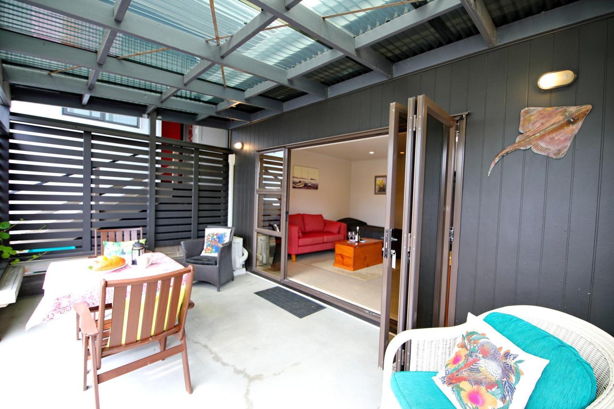 Blue Marlin Apartments Whitianga Esterno foto