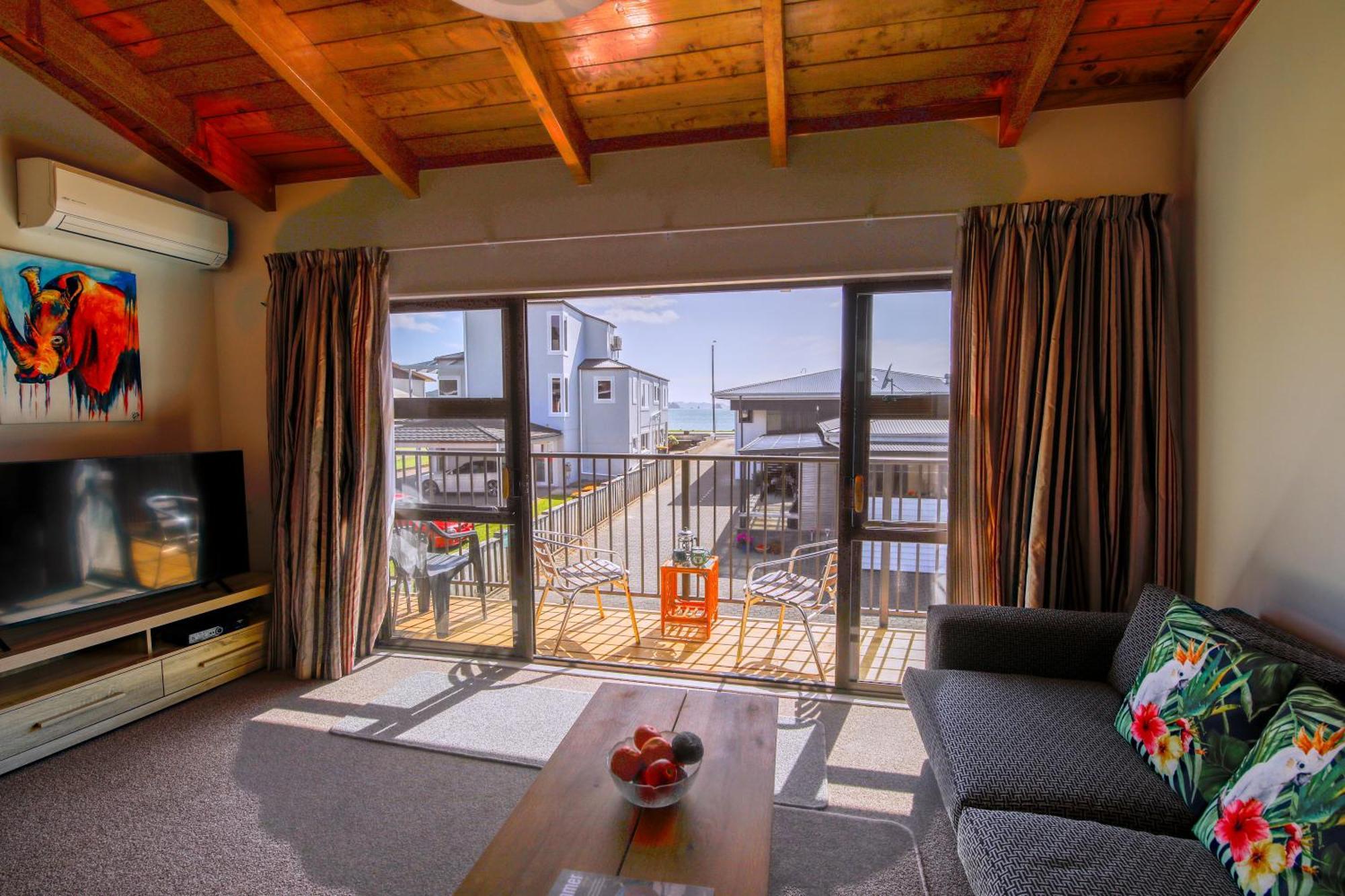 Blue Marlin Apartments Whitianga Esterno foto